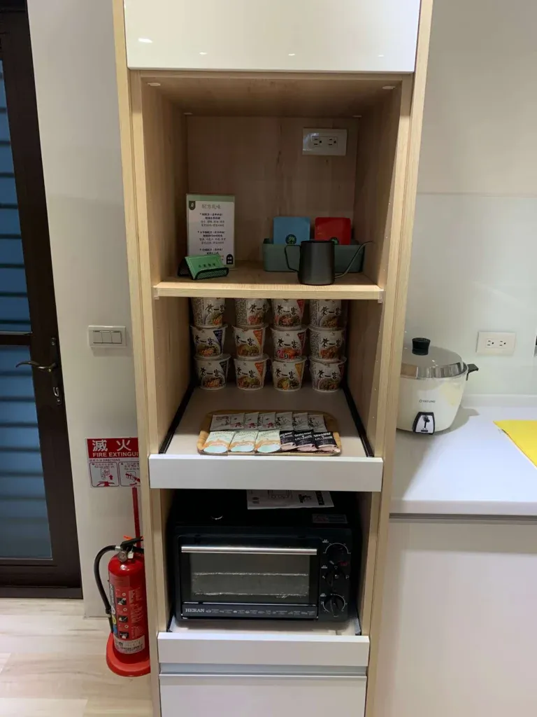 宜蘭享樂民宿-零食飲料櫃1