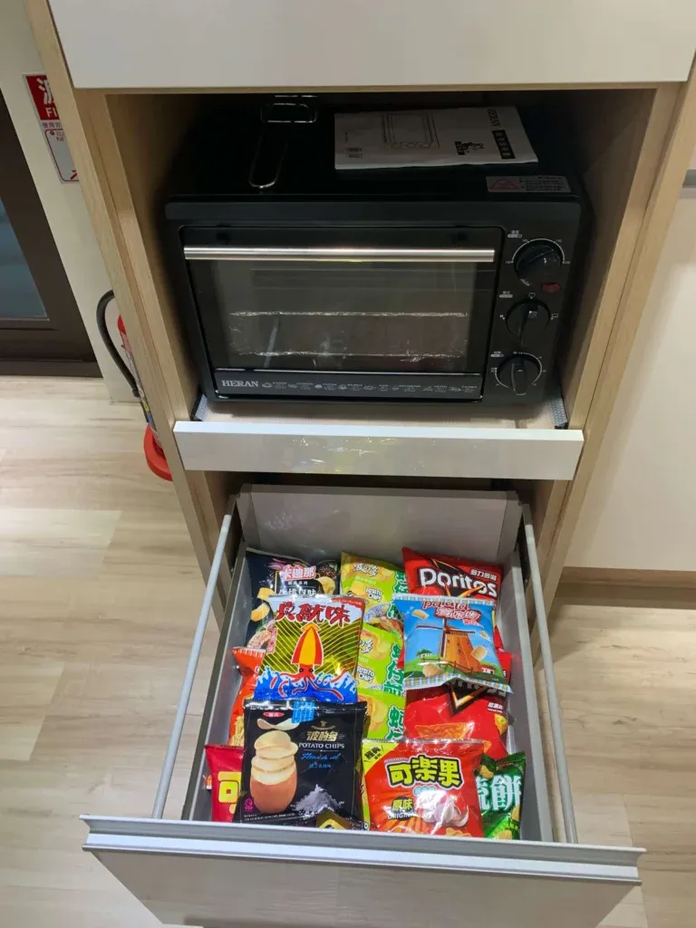 宜蘭享樂民宿-零食飲料櫃2